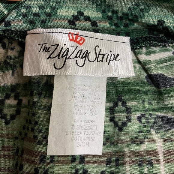 The ZigZag Stripe Earthy Floral Design Raglan Sleeve Oversized Tunic - Picture 5 of 5